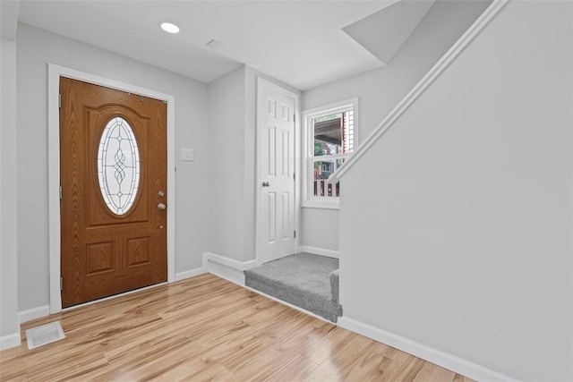 1106 Wade St, Aliquippa, PA 15001 - entryway with wood finished floors and baseboards