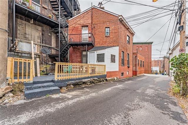 375 Main St, Lawrenceville, PA 15201 - exterior space