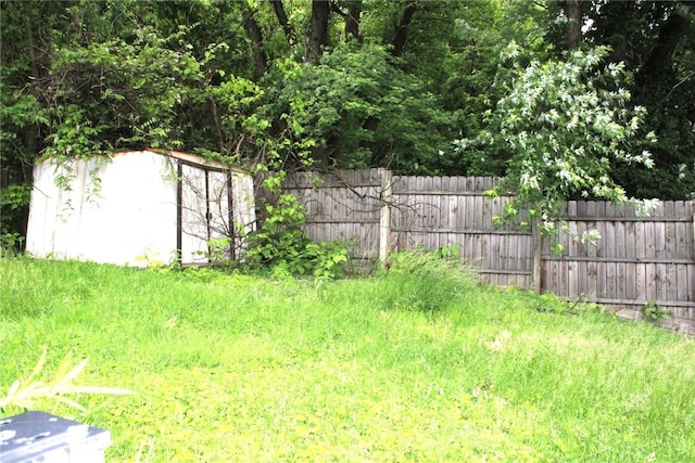 5388 Warble St, Garfield, PA 15224 - view of yard with a storage shed