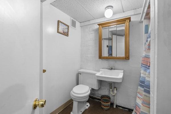 147 Rodilin Dr, Penn Hills, PA 15235 - bathroom featuring toilet and a drop ceiling