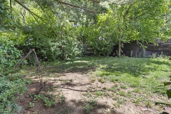 147 Rodilin Dr, Penn Hills, PA 15235 - view of yard