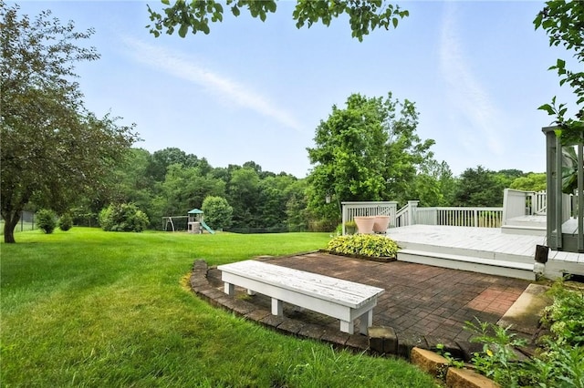 109 Hamilton Ct, Economy, PA 15005 - view of green lawn with a playground and a deck