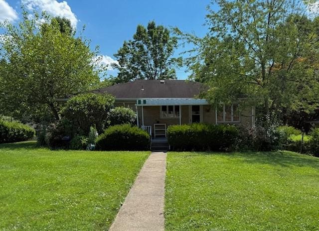 465 Chadwick St, Sewickley, PA 15143 - view of front of home with a front lawn