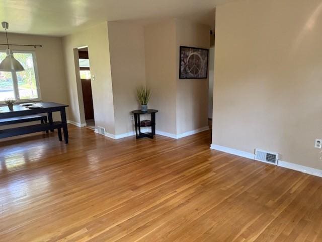 465 Chadwick St, Sewickley, PA 15143 - empty room with light wood finished floors and baseboards