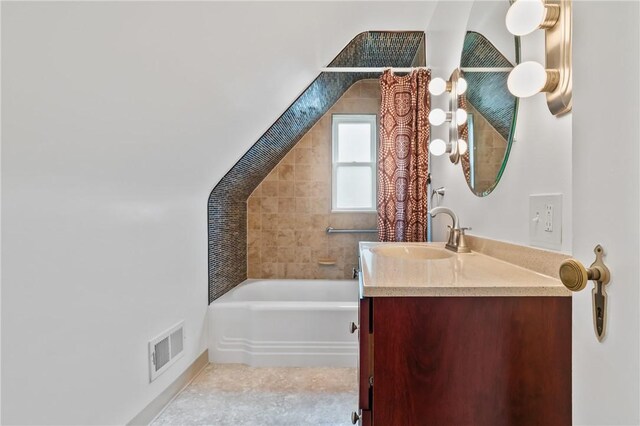 21 Garden Ter, Churchill Boro, PA 15221 - full bath featuring vanity and a bathtub