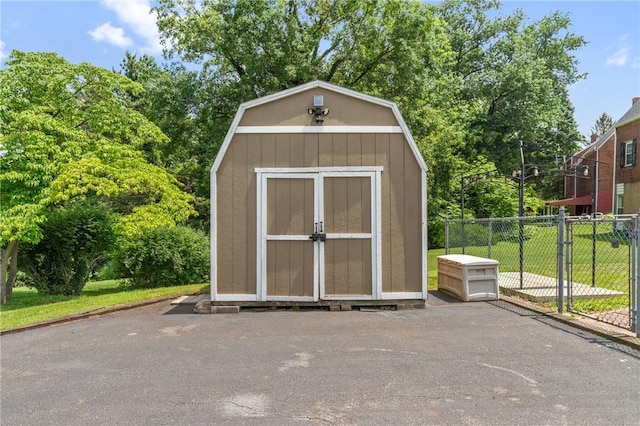21 Garden Ter, Churchill Boro, PA 15221 - view of shed featuring view of wooded area