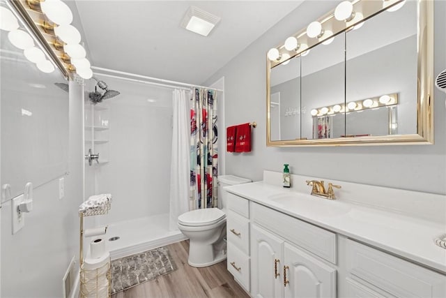 1417 Riverview Dr, Verona, PA 15147 - full bath with wood finished floors, vanity, and a shower with curtain