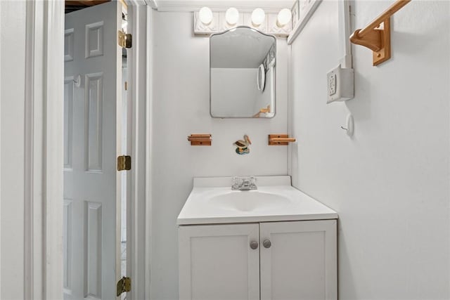 1417 Riverview Dr, Verona, PA 15147 - bathroom featuring vanity