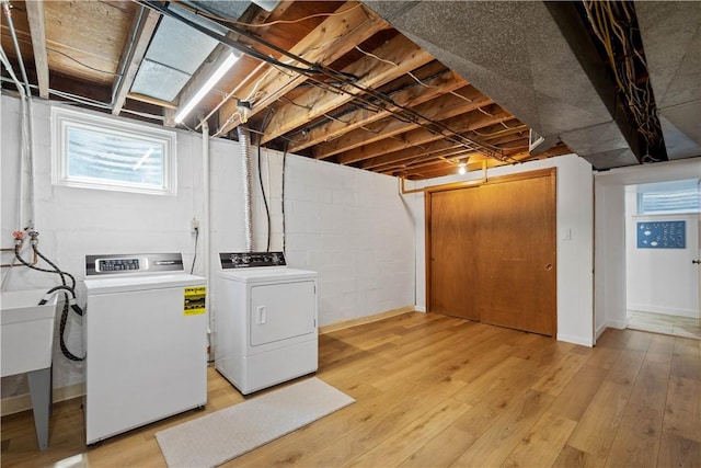 2633 Cedarvue Dr, Saint Clair, PA 15241 - laundry area with washing machine and clothes dryer and light wood-type flooring