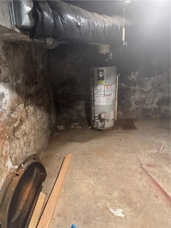 2411 Sarah St, South Side, PA 15203 - utilities featuring gas water heater