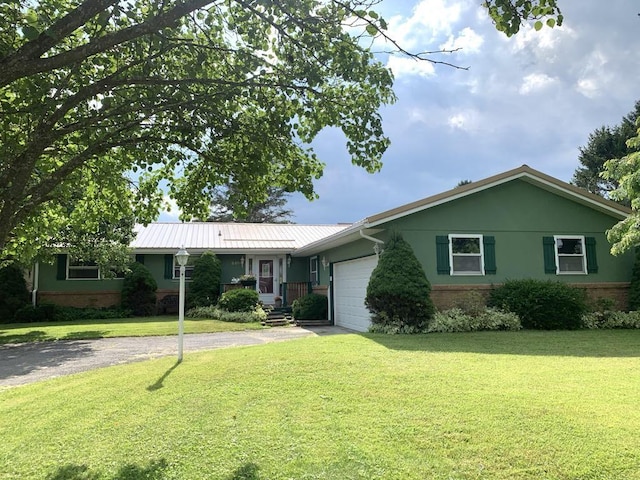 840 Lansberry Ct, Somerset Boro, PA 15501 - ranch-style house featuring driveway, a garage, brick siding, and a front yard