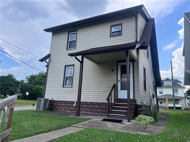 1613 E Washington St, New Castle, PA 16101 - view of front of house featuring entry steps and a front lawn