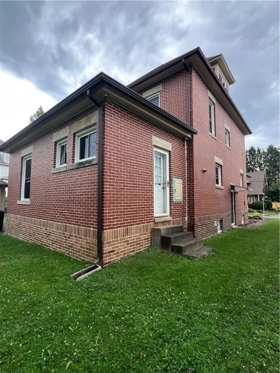 327 State St, Grove City Boro, PA 16127 - photo 3
