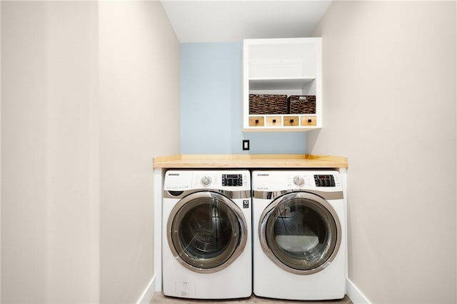 1053 Beaner Hollow Rd, Brighton Twp, PA 15009 - laundry room featuring washing machine and clothes dryer and baseboards