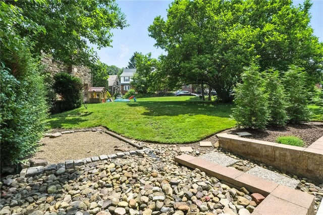 144 Cochran Mt, Lebanon, PA 15228 - view of green lawn