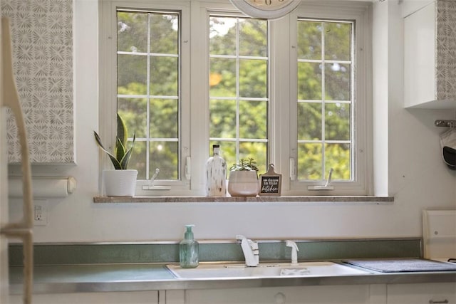 1045 Beverly Ave, Ambridge, PA 15003 - kitchen featuring healthy amount of natural light