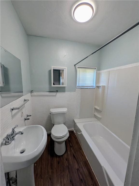 1310 Pirl St, Mckeesport, PA 15132 - bathroom with tile walls, wainscoting, and wood finished floors