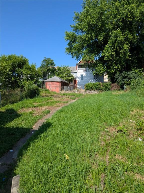 1310 Pirl St, Mckeesport, PA 15132 - view of yard