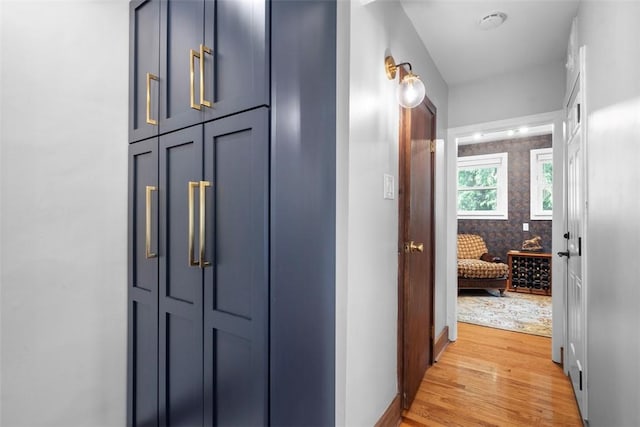 5671 Beacon St, Squirrel Hill, PA 15217 - corridor with light wood-type flooring and baseboards
