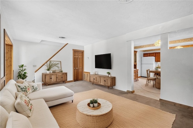 3650 Gibsonia Rd, Richland, PA 15044 - living room featuring light carpet and baseboards