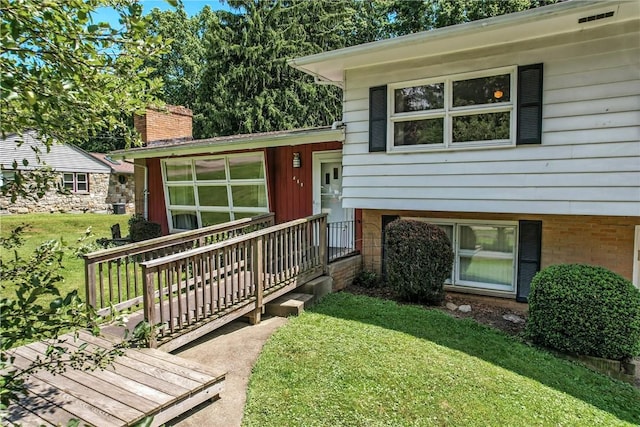 469 Koonce Rd, Hermitage, PA 16148 - entrance to property with a yard