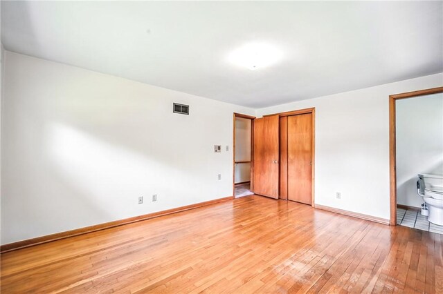 469 Koonce Rd, Hermitage, PA 16148 - unfurnished bedroom with light wood-style floors and a closet