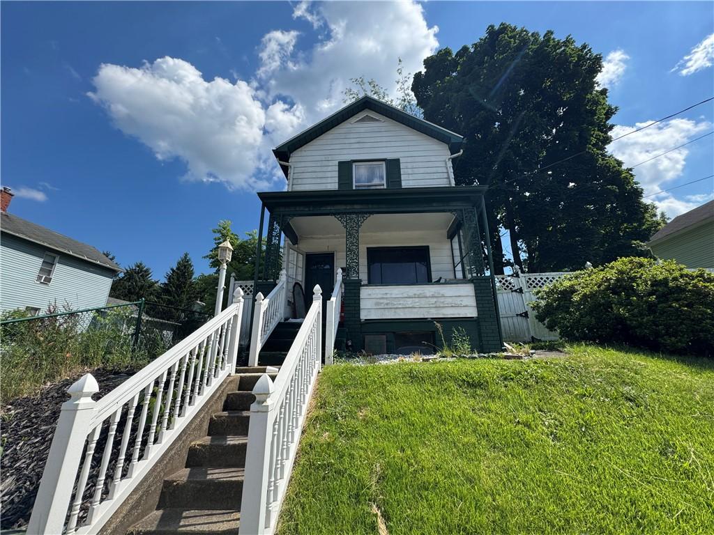 27 W Chartes St, New Castle, PA 16102 - photo 1