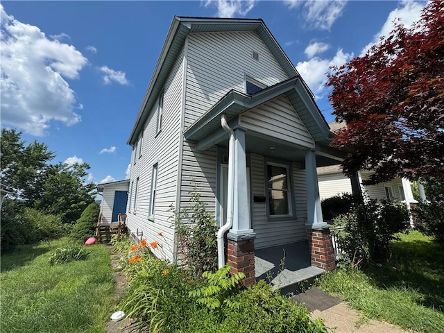 104 W Chartes St, New Castle, PA 16102 - view of front of home featuring a porch and entry steps