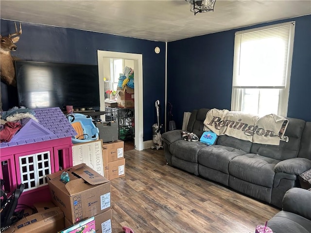 25 E Craig St, Uniontown, PA 15401 - living area featuring wood finished floors