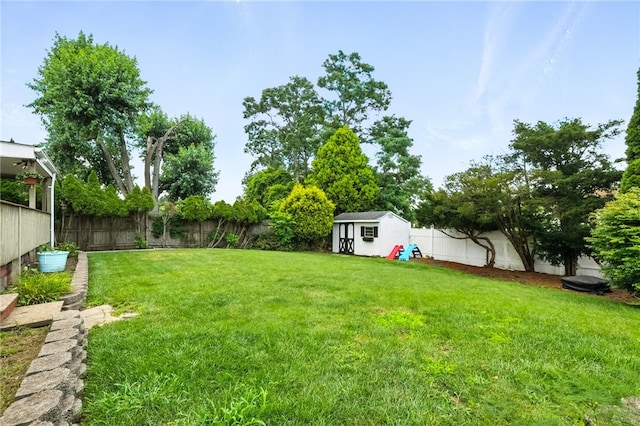 639 Blossom Dr, Baldwin Boro, PA 15236 - fenced backyard featuring a storage unit