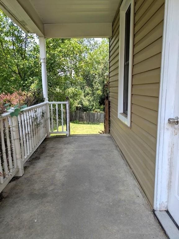 413 N 3rd St, Jeannette, PA 15644 - view of porch