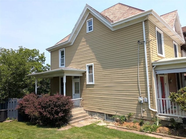 413 N 3rd St, Jeannette, PA 15644 - view of property exterior with a lawn
