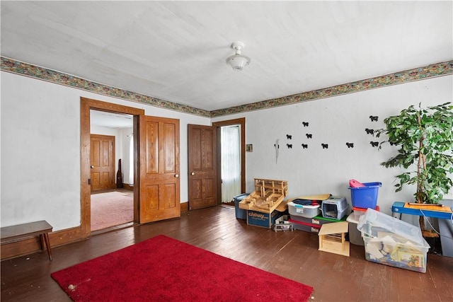 481 Dille Run Rd, Morris Twp, PA 15329 - living area featuring hardwood / wood-style floors
