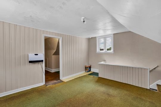1850 Middle St, Sharpsburg, PA 15215 - bonus room featuring carpet and baseboards