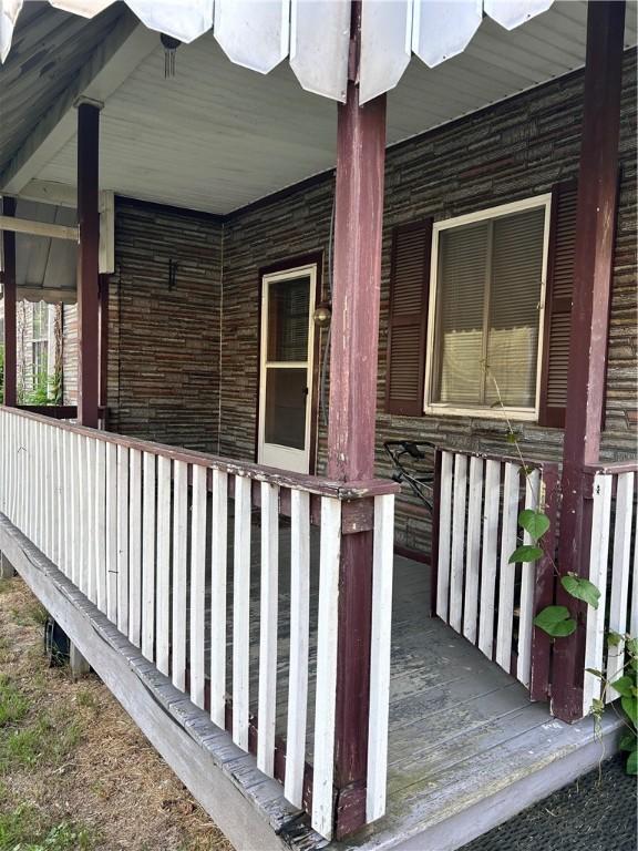 431 Washington Ave, Leechburg Boro, PA 15656 - view of exterior entry with a porch