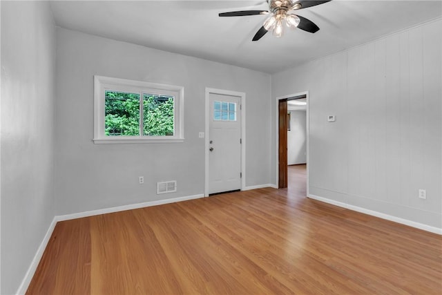 880 Patton St, Monroeville, PA 15146 - unfurnished room with wood finished floors and a ceiling fan