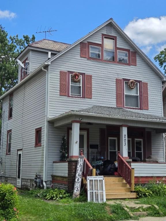 203 Baldwin Ave, Sharon, PA 16146 - view of front of home with a porch