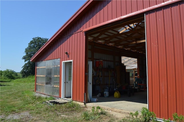 405 Hogg Rd, Worthington, PA 16262 - view of pole building featuring a carport