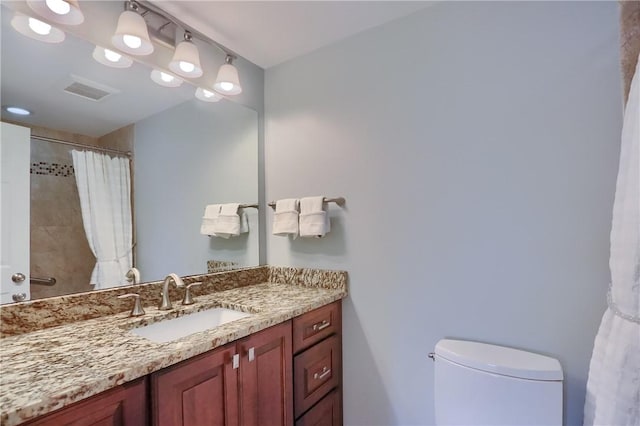 329 Oak Grove Ct, Mccandless, PA 15090 - full bath featuring vanity and curtained shower