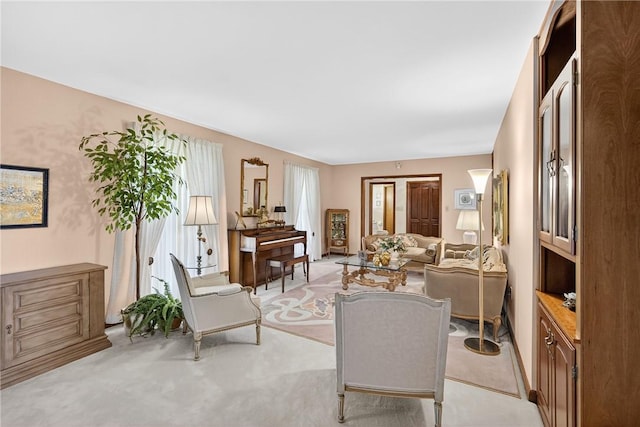 566 Ridgeview Rd, East Huntingdon, PA 15666 - living area featuring light carpet