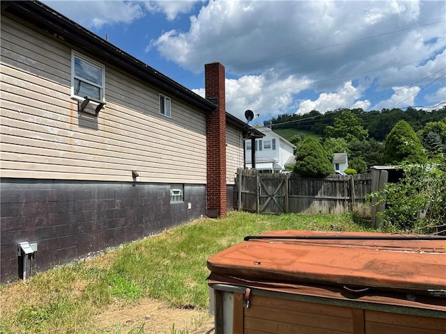212 Shaffer Ave, Elizabeth Twp/Boro, PA 15037 - view of yard with a hot tub