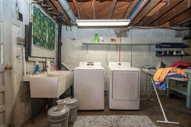 4800 W Brierly Dr, West Mifflin, PA 15122 - laundry area with independent washer and dryer