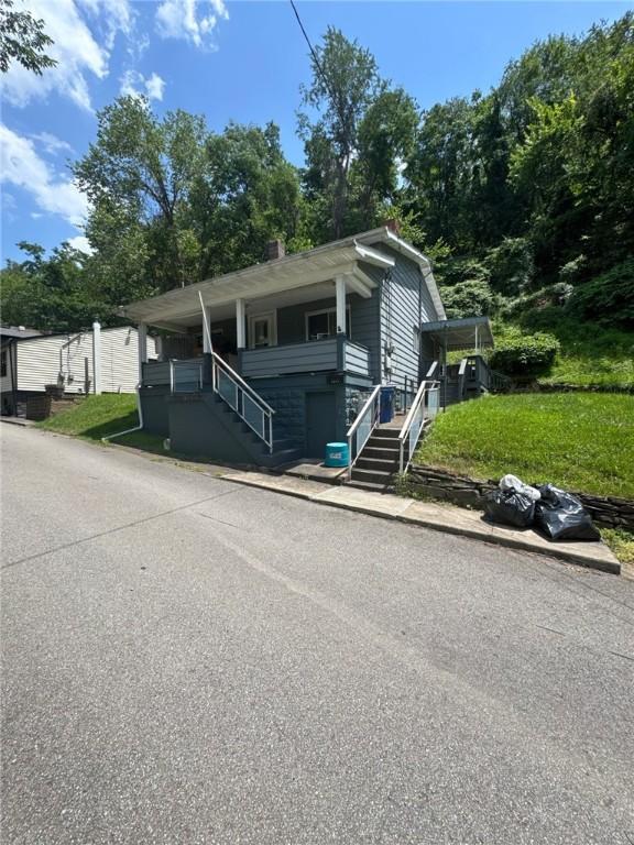 6036 Sawyer St, Lawrenceville, PA 15201 - view of front facade with stairway
