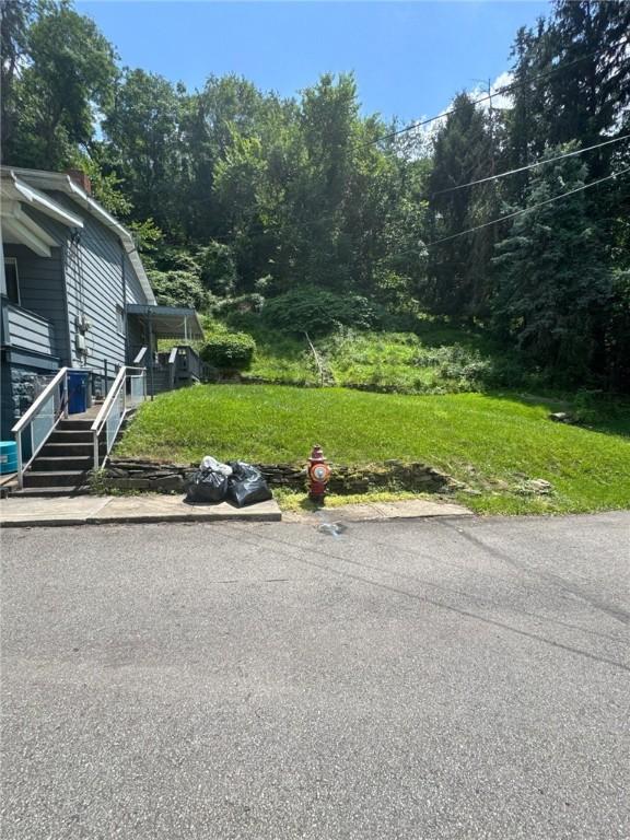 6036 Sawyer St, Lawrenceville, PA 15201 - view of yard featuring stairway