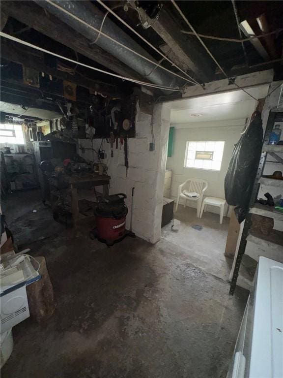 6036 Sawyer St, Lawrenceville, PA 15201 - view of below grade area