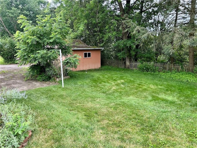 130 Overlook Dr, Brighton Twp, PA 15009 - view of yard featuring a storage shed
