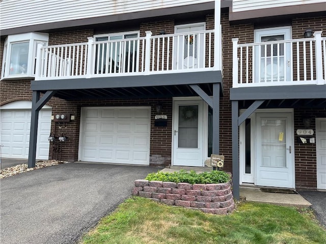 905 Camelot Dr, Mccandless, PA 15237 - photo 1
