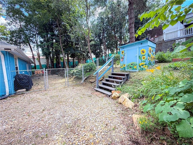 808 Thompson Run Rd, Springdale Twp, PA 15049 - view of yard with a gate and a storage unit