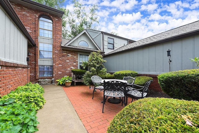1115 Valleyview Dr, Cecil, PA 15055 - view of patio / terrace