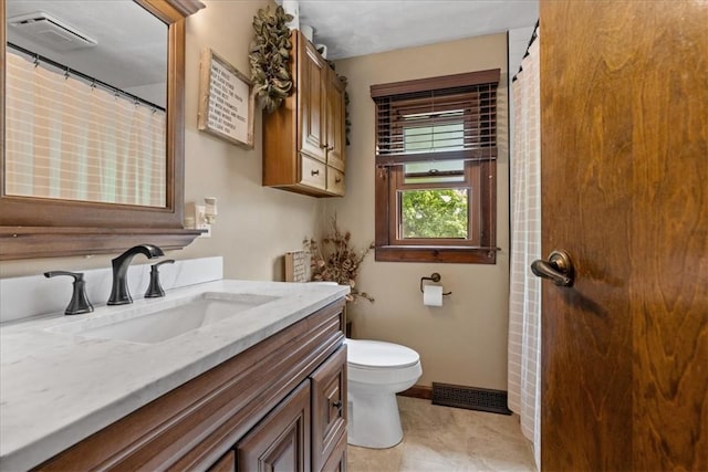 2912 Vinton, Sheraden, PA 15204 - bathroom with vanity and toilet